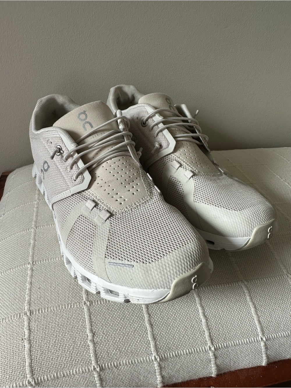 On Cloud Women’s Athletic Shoes in Light Gray - Picture 3 of 9